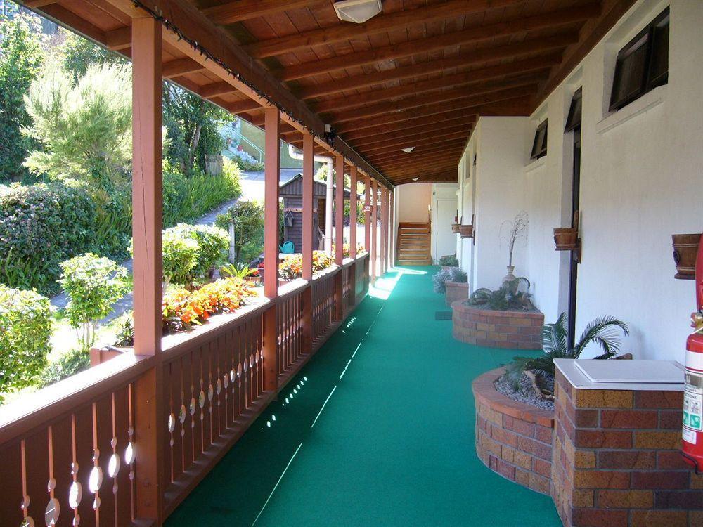 Swiss Chalet Lodge Motel Пайхия Екстериор снимка