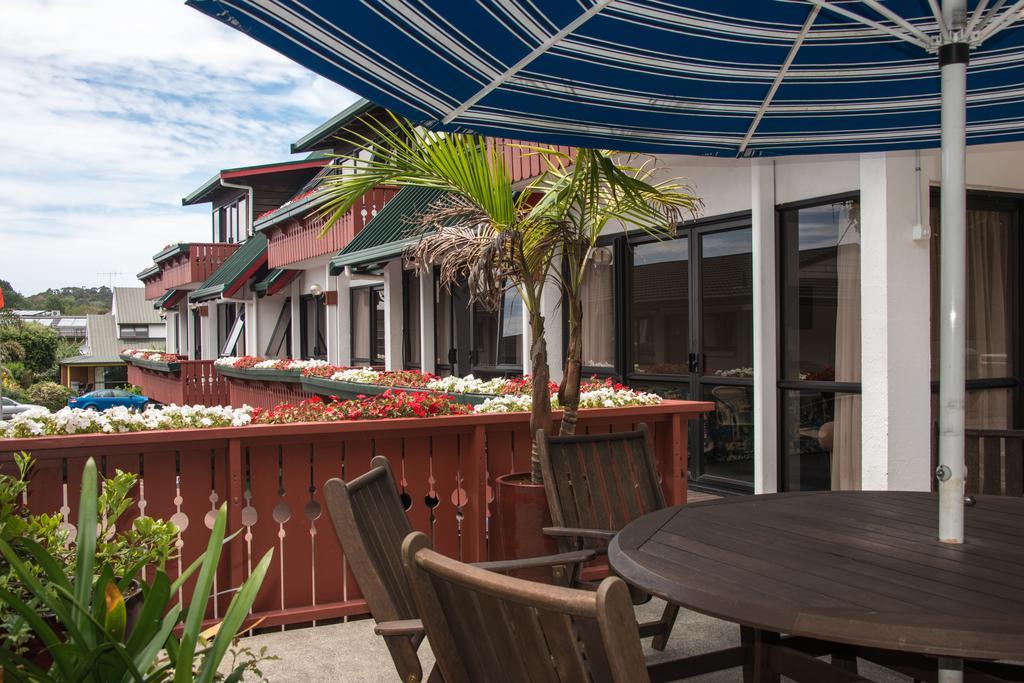 Swiss Chalet Lodge Motel Пайхия Екстериор снимка