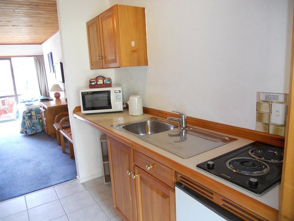 Swiss Chalet Lodge Motel Пайхия Екстериор снимка