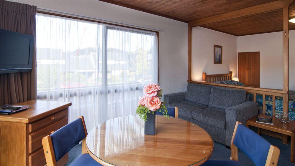 Swiss Chalet Lodge Motel Пайхия Екстериор снимка