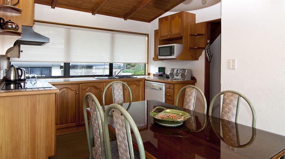 Swiss Chalet Lodge Motel Пайхия Екстериор снимка