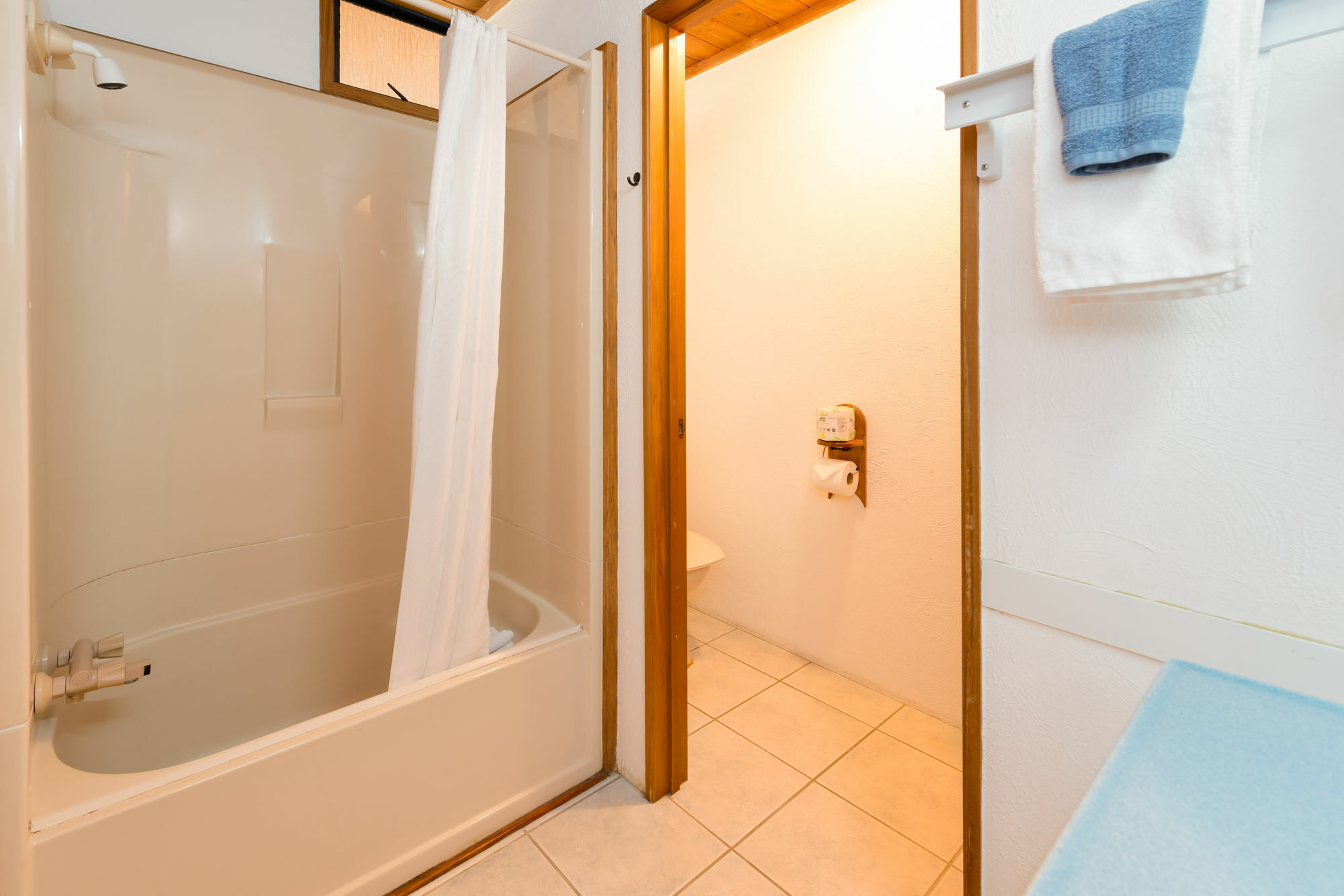Swiss Chalet Lodge Motel Пайхия Екстериор снимка