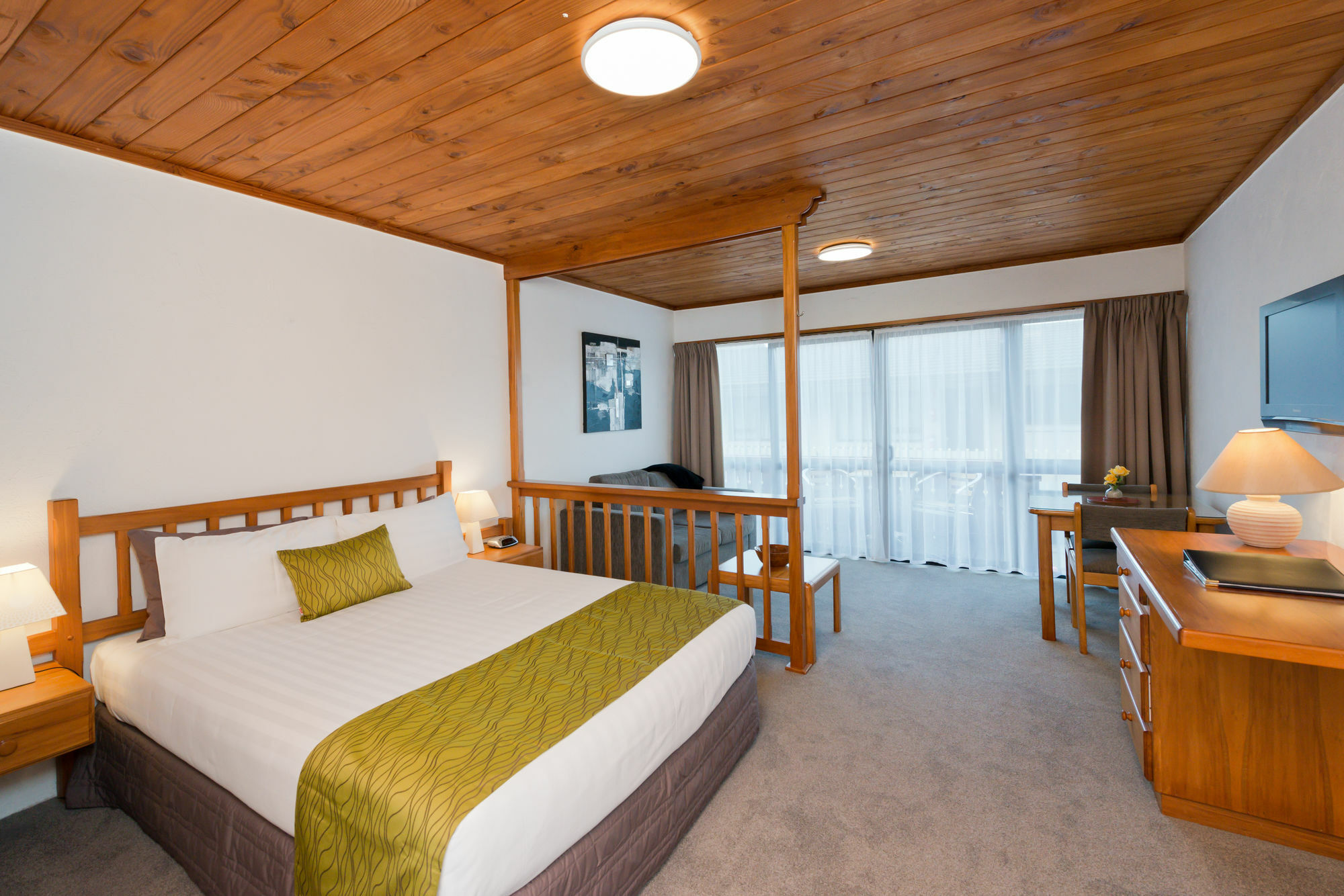 Swiss Chalet Lodge Motel Пайхия Екстериор снимка