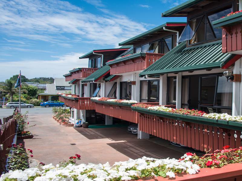 Swiss Chalet Lodge Motel Пайхия Екстериор снимка